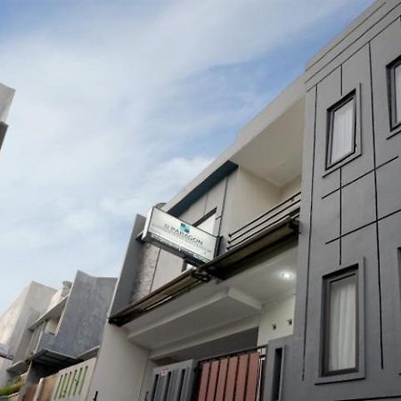 Hostel Dparagon Pamela 3 Yogyakarta Exterior foto